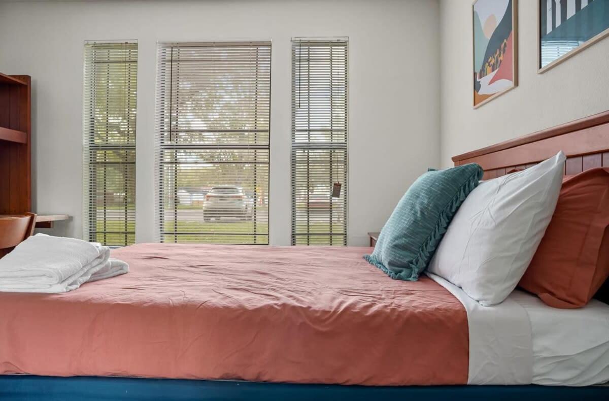 Appartement Long Term Allowed Pet Friendly & Pool