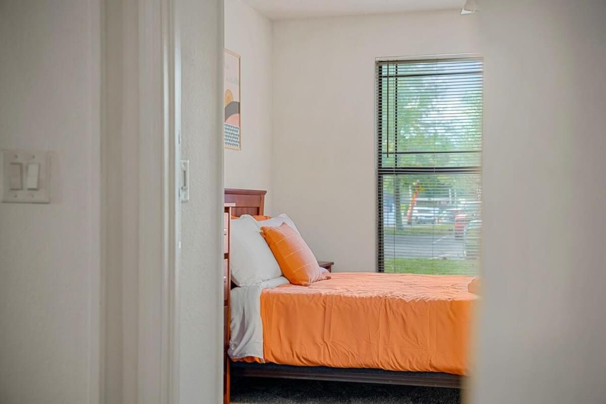 Long Term Allowed Pet Friendly & Pool Tampa