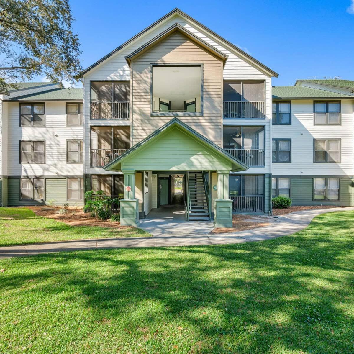 Long Term Allowed Pet Friendly & Pool * Tampa