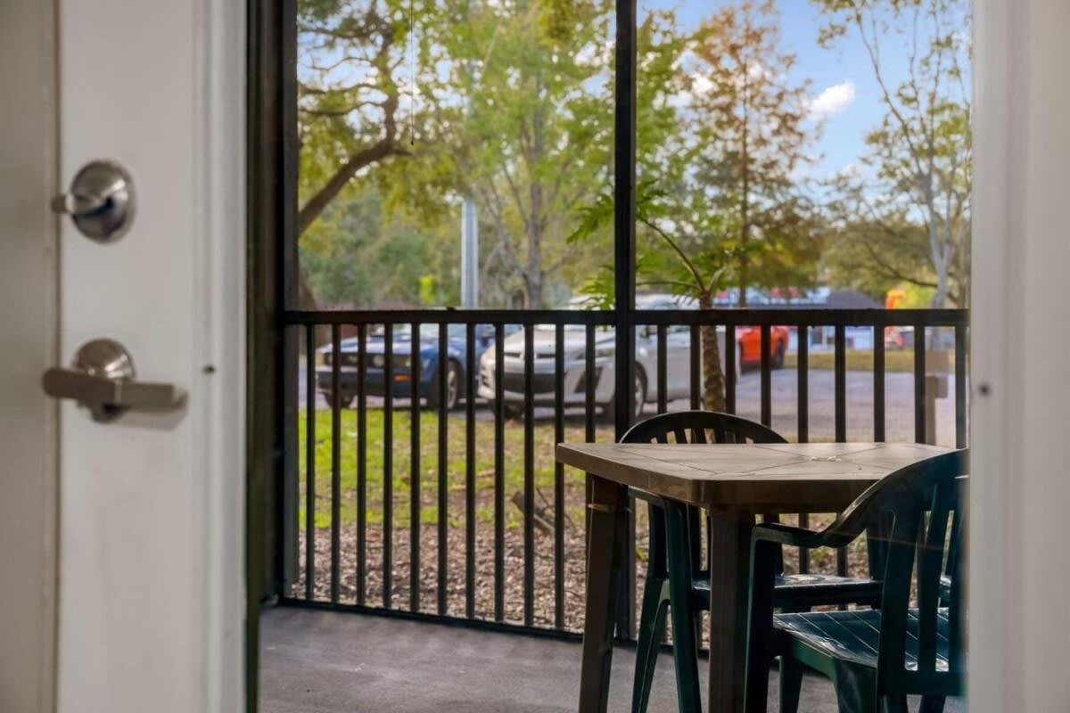 Long Term Allowed Pet Friendly & Pool * Tampa