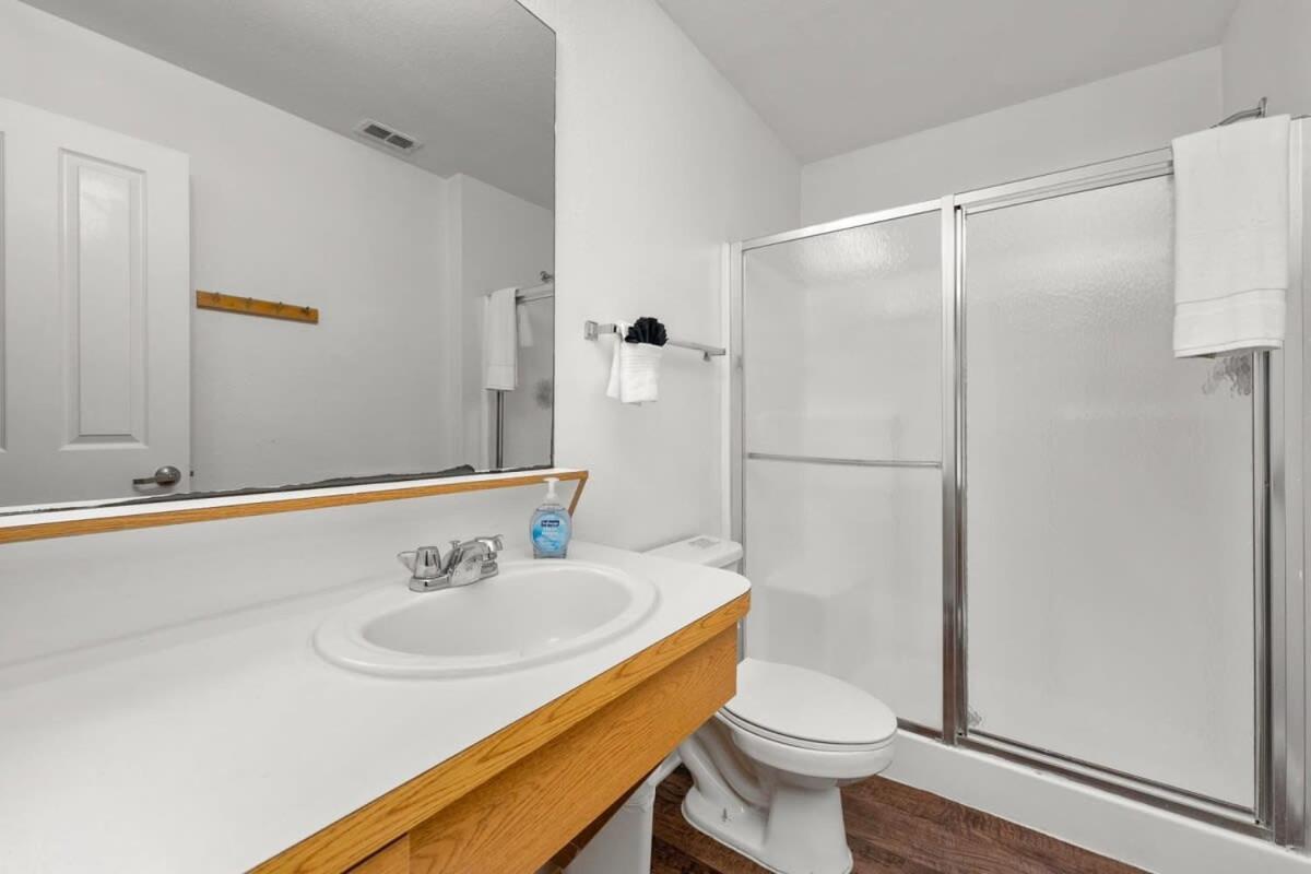 Long Term Allowed Pet Friendly & Pool Apartment